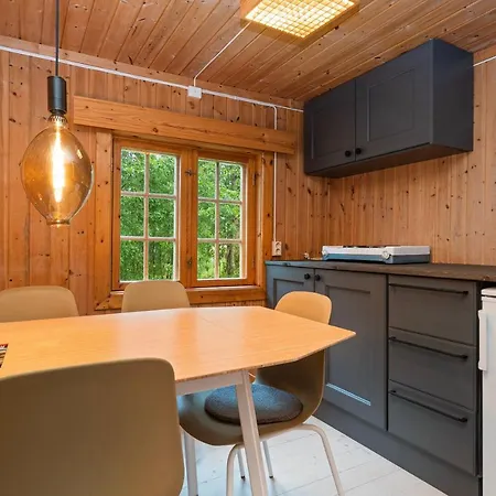 Ljoshaugen * 杜姆奥斯