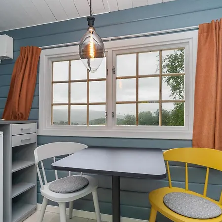 营地 Ljoshaugen 杜姆奥斯